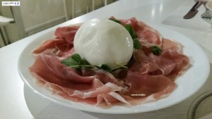 Mozzarella di bufala e crudo