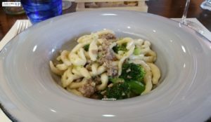 strozzapreti con salsiccia matta e broccoletti