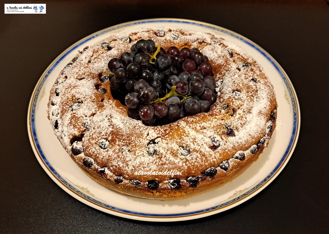 Ciambella con chicchi d’uva Montepulciano